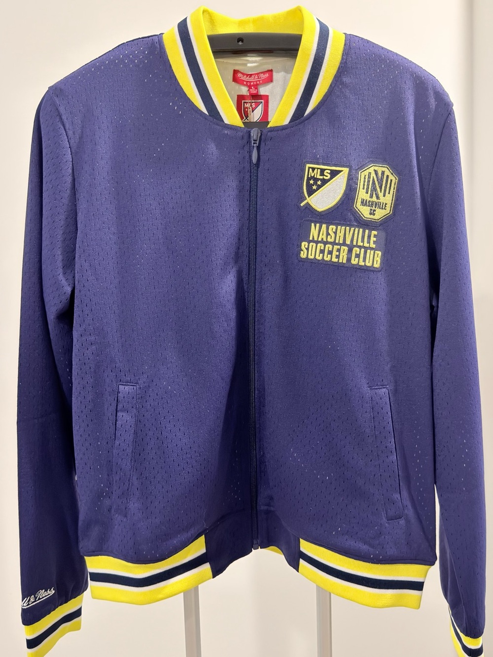 NWT Mitchell & Ness Nashville SC Women’s Full Zip Mesh Track Jacket L $150 MSRP